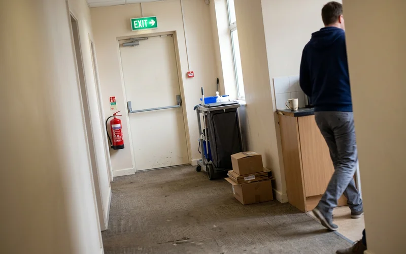 Unobstructed fire exit route in a commercial corridor