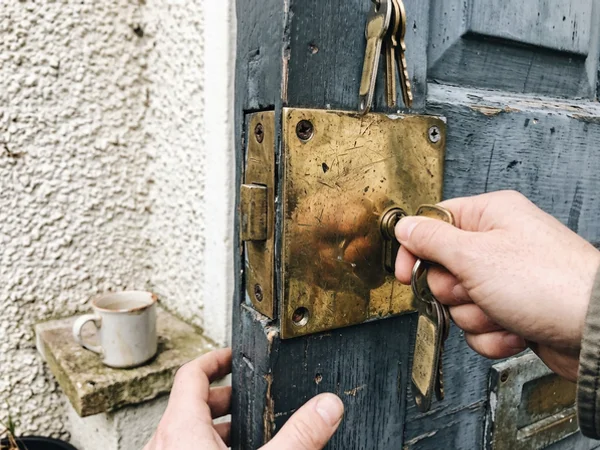 Worn front door lock in need of replacement